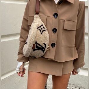 Louis Vuitton Bum bag Monogram Giant Teddy Fleece Limited Addition